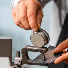 Load image into Gallery viewer, SLIM CARD HOLDER - BLACK