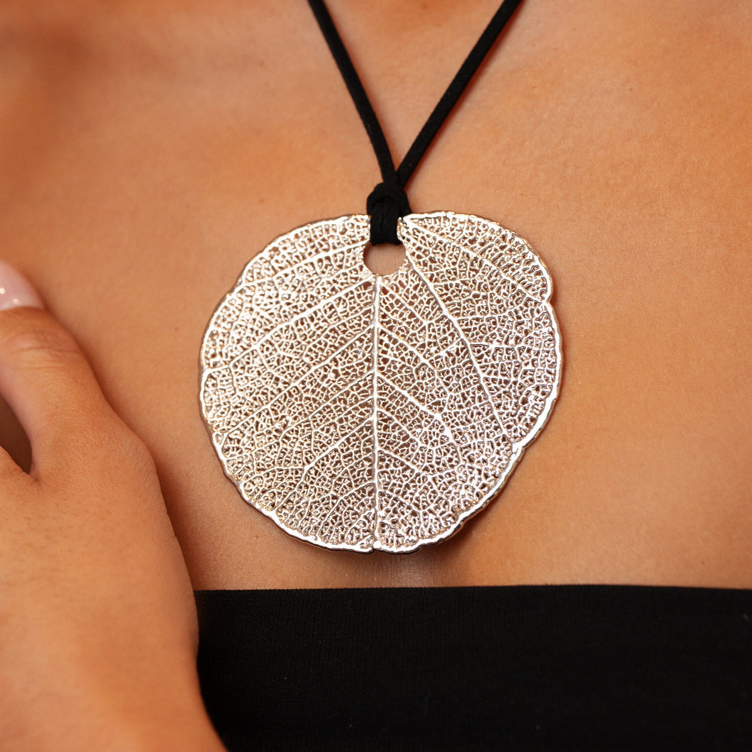Cerrado Leaf Necklace with Vegetable Suede