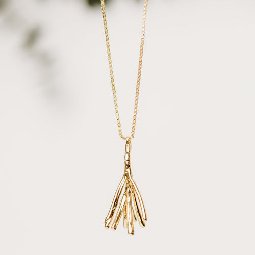 real rosemary preserved in gold. The ideal necklace to be worn alone or stacked (or layered) with other pieces. A botanical necklace full of beauty and meaning.